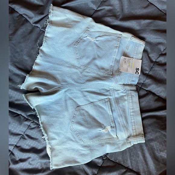 Women’s Jean shorts 90’s style - Picture 3 of 3